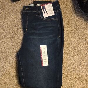 Time and Tru Men’s Dark Indigo Straight Jeans
